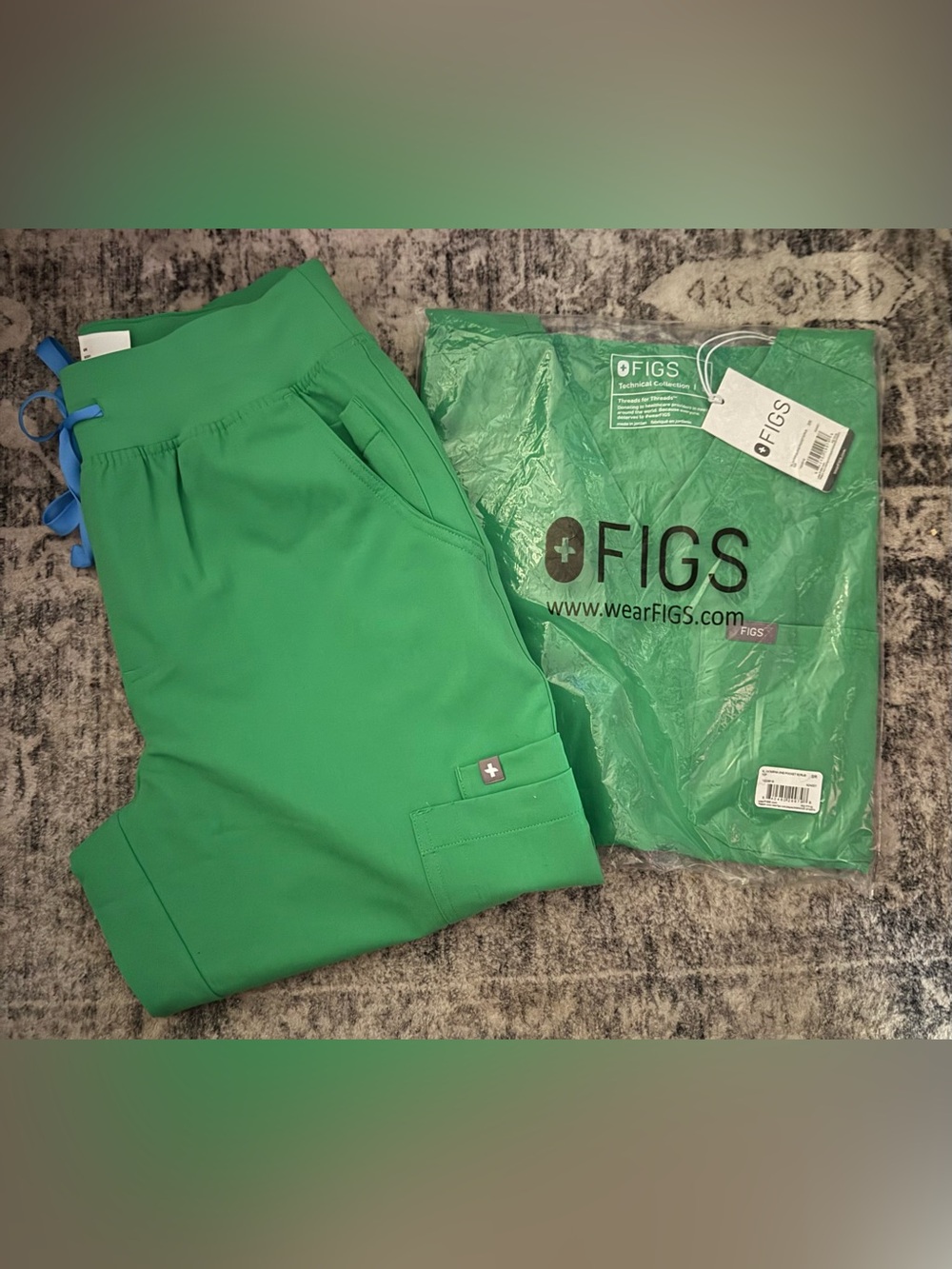 Figs Emerald Green Scrub Set